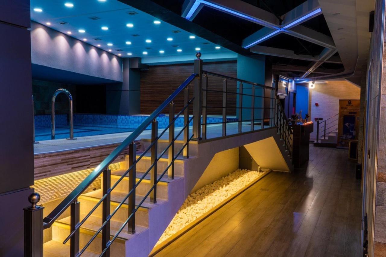 Gratus Hotel Арбил Екстериор снимка