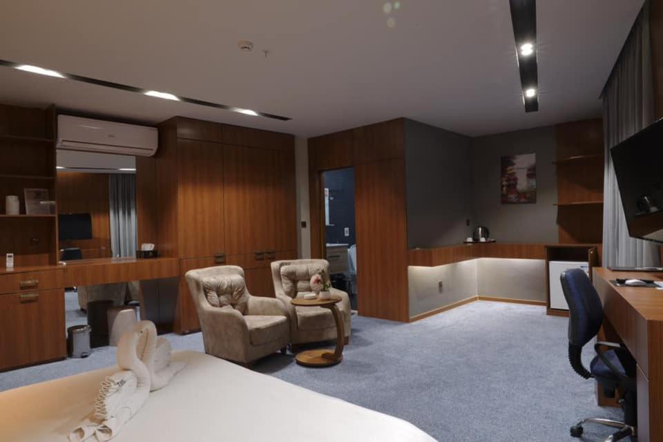 Gratus Hotel Арбил Екстериор снимка